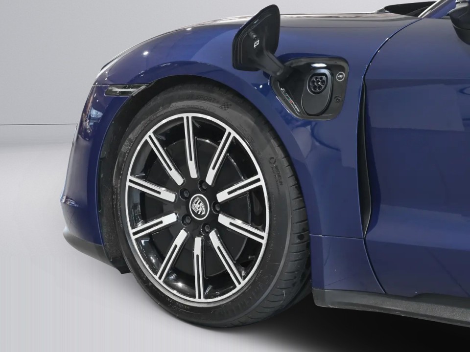 Porsche Taycan - foto 25