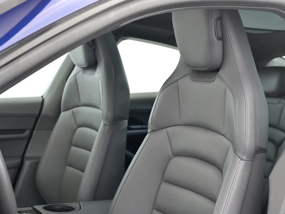 Porsche Taycan - foto 17