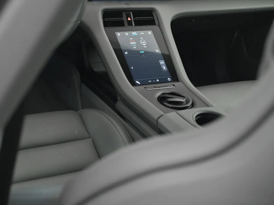 Porsche Taycan - foto 14