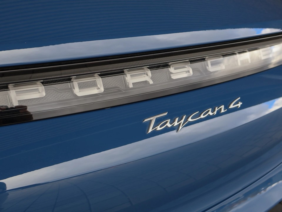 Porsche Taycan 4 Cross Turismo - foto 20