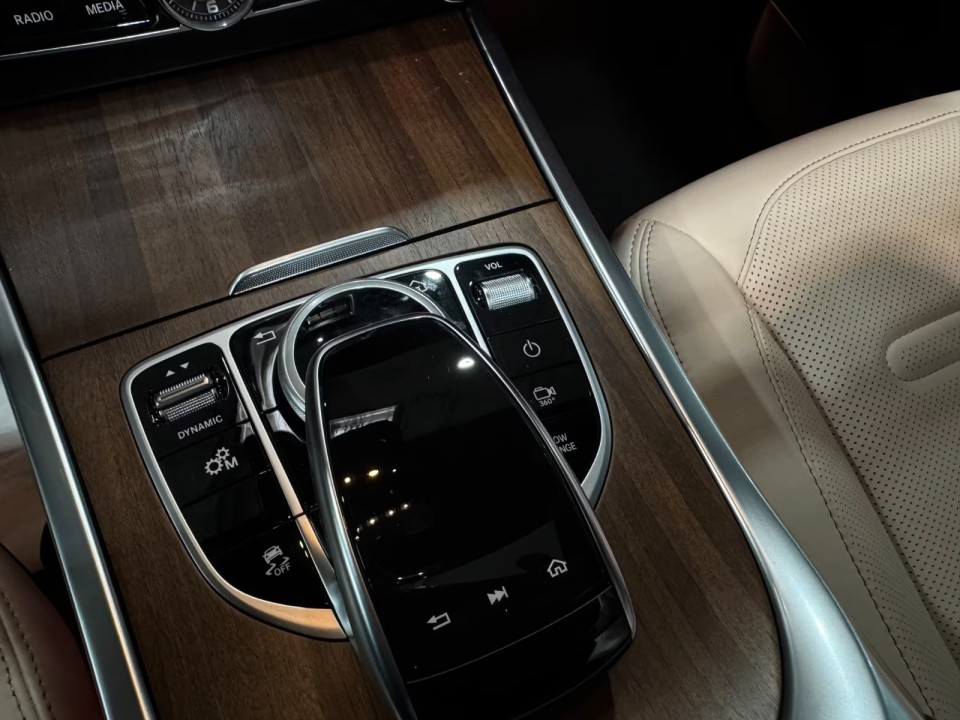 Mercedes-Benz G 500 - foto 12