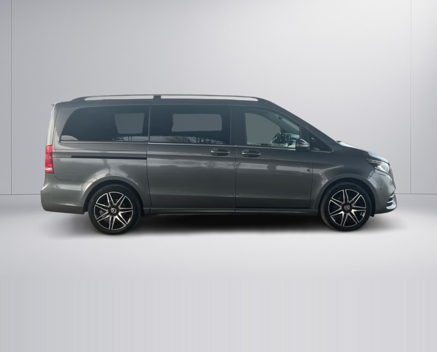 Mercedes-Benz V 300d 4MATIC AMG (3)