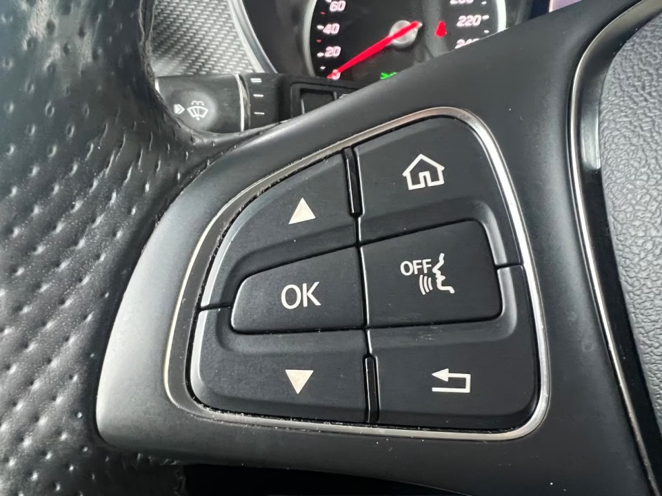 Mercedes-Benz V 300d 4MATIC AMG - foto 8