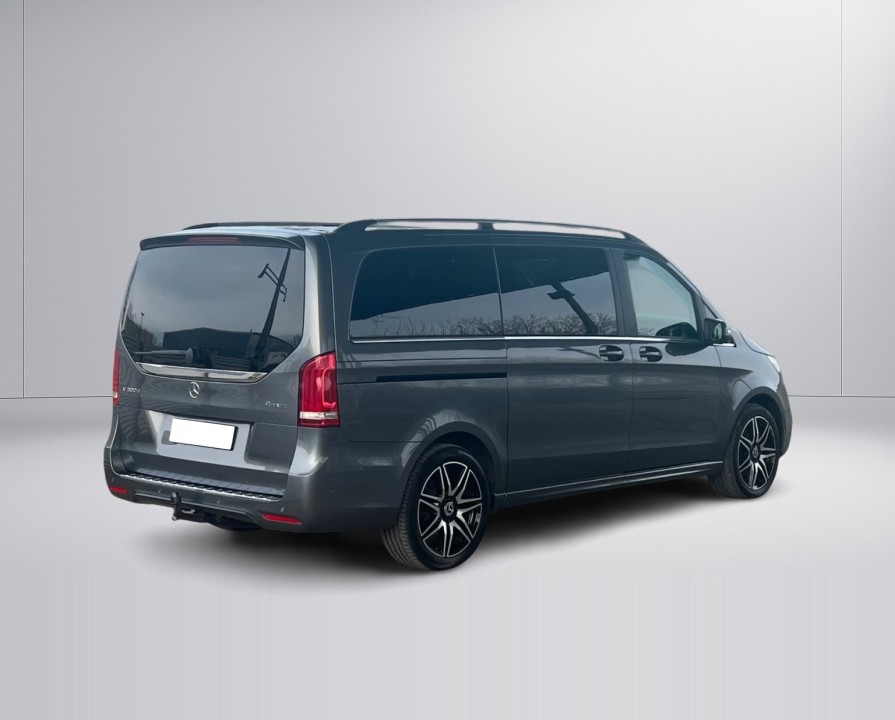 Mercedes-Benz V 300d 4MATIC AMG (4)