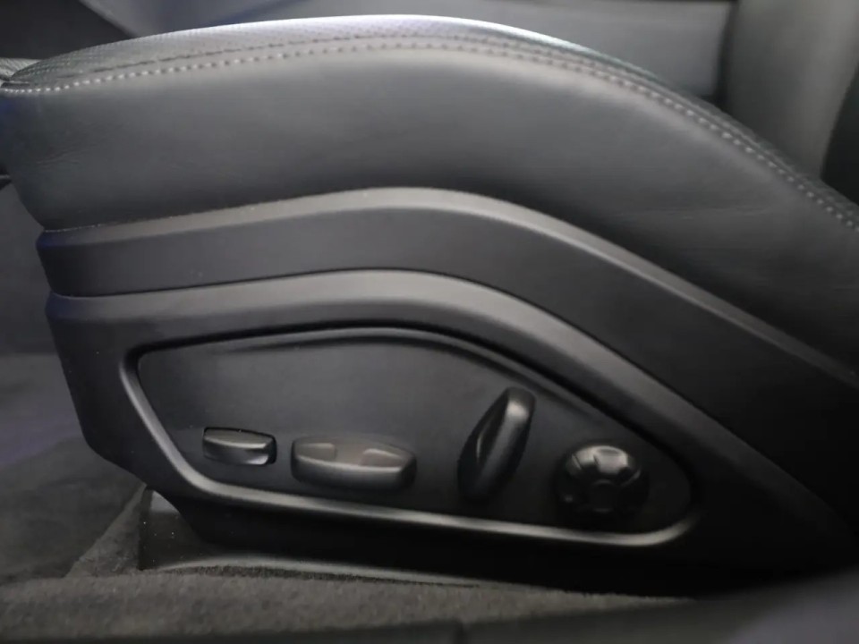 Porsche Panamera 4 E-Hybrid Platinum Edition - foto 16