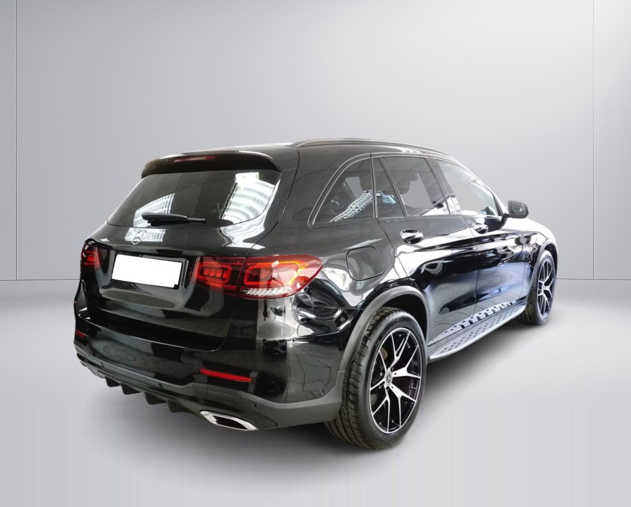 Mercedes-Benz GLC 220d 4MATIC AMG (3)
