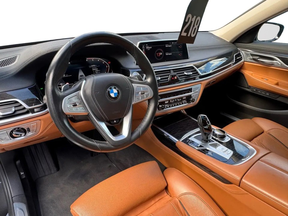 BMW Seria 7 xDrive740d (3)