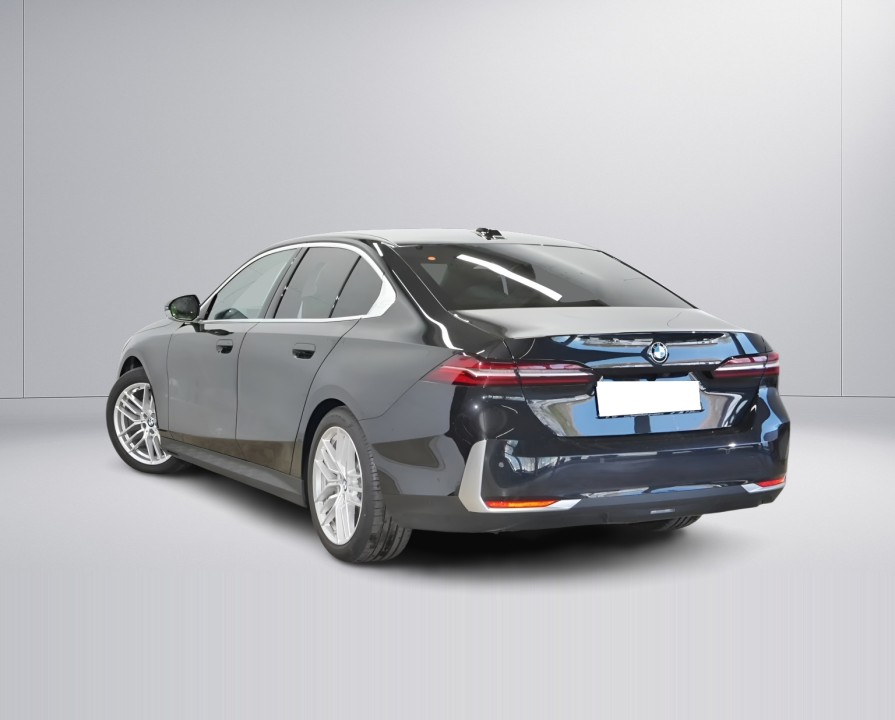 BMW Seria 5 xDrive520d (3)