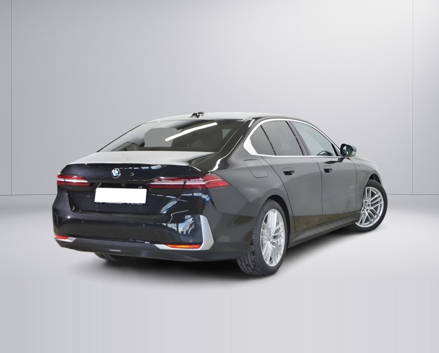 BMW Seria 5 xDrive520d (2)