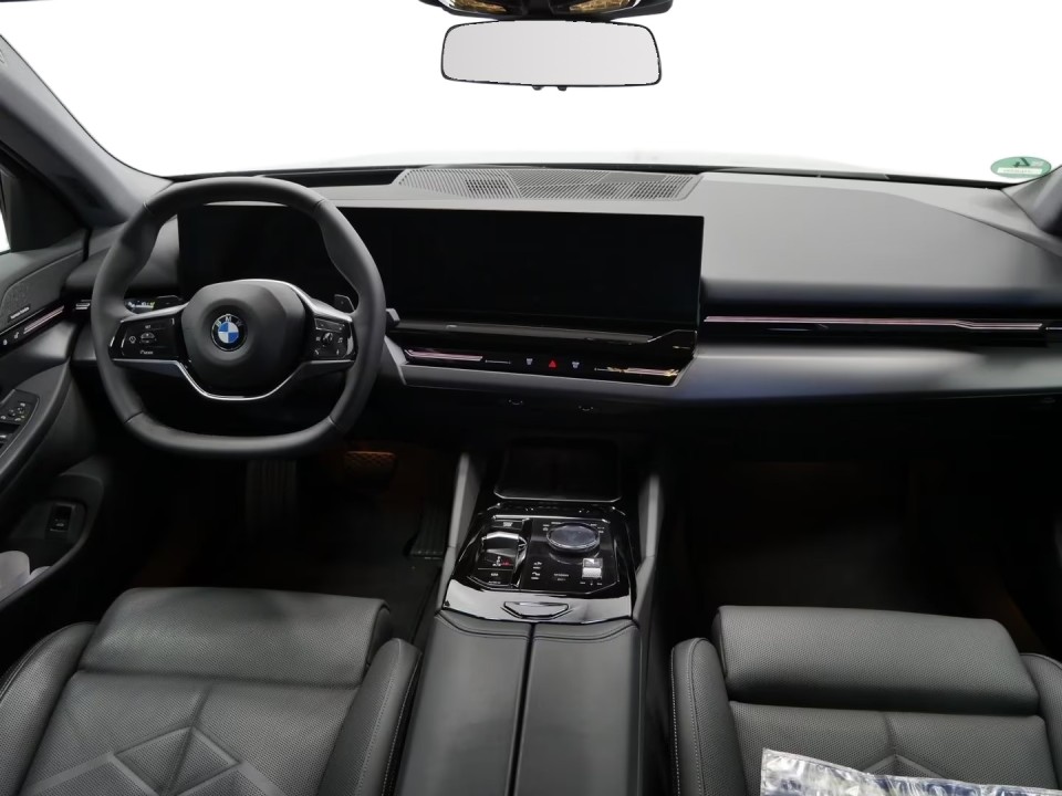 BMW Seria 5 xDrive520d (5)