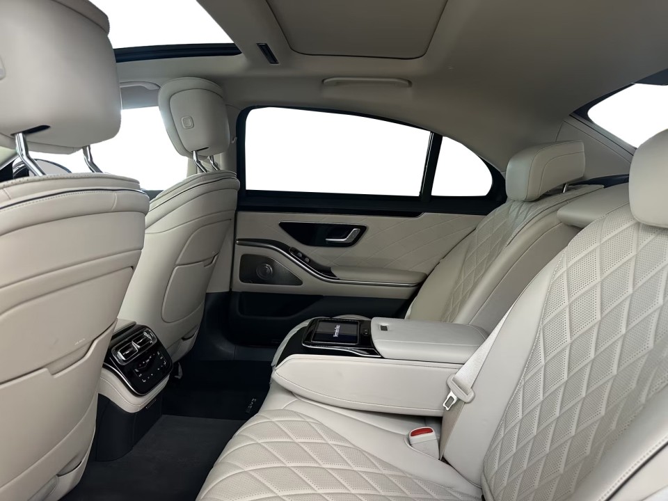 Mercedes-Benz S 500 4MATIC AMG - foto 16