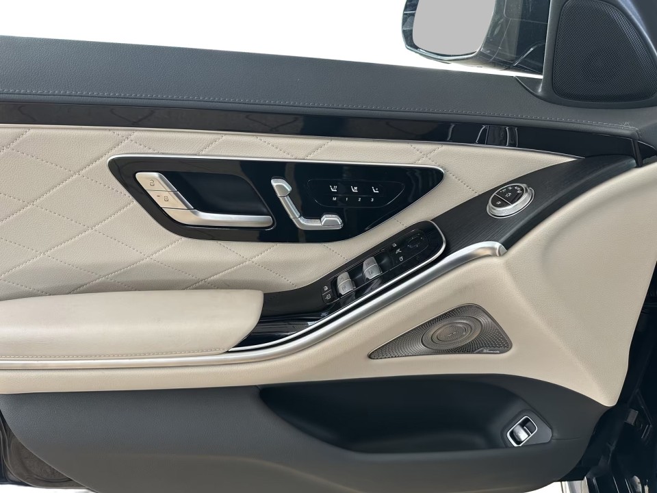 Mercedes-Benz S 500 4MATIC AMG - foto 17