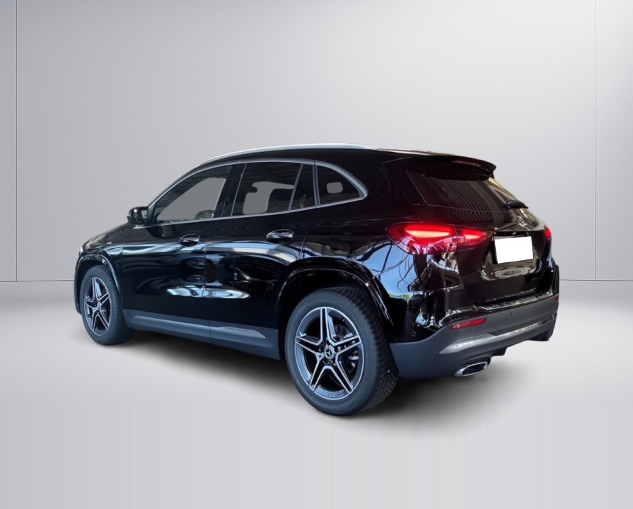 Mercedes-Benz GLA 200 AMG Line (4)