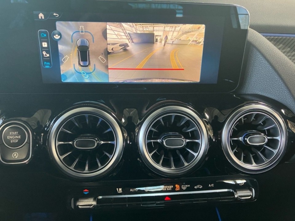 Mercedes-Benz GLA 200 AMG Line - foto 17