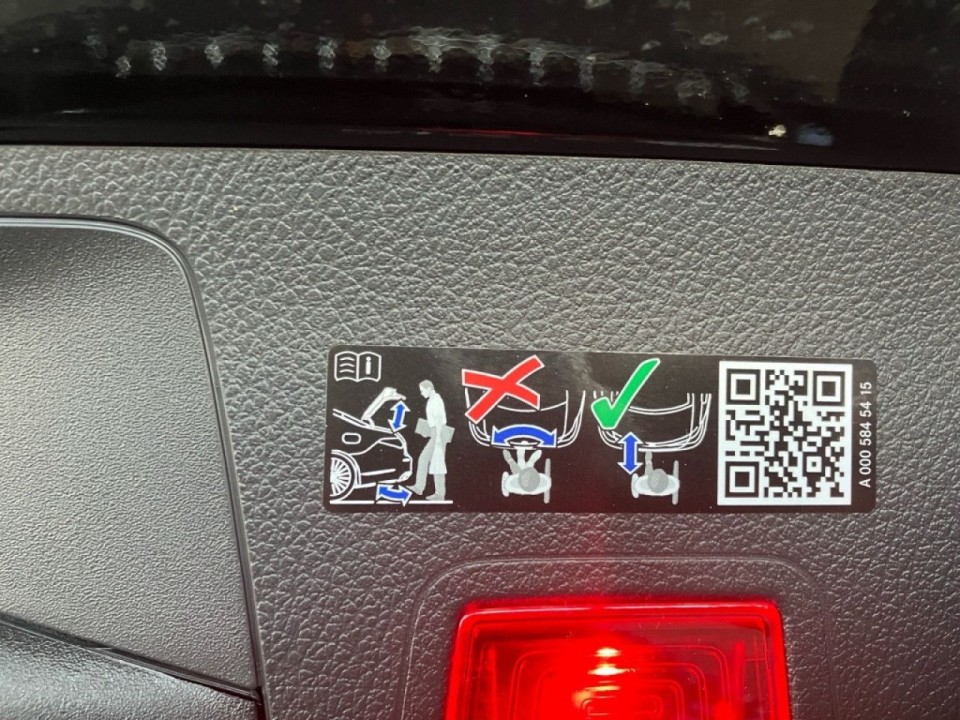 Mercedes-Benz GLA 200 AMG Line - foto 13