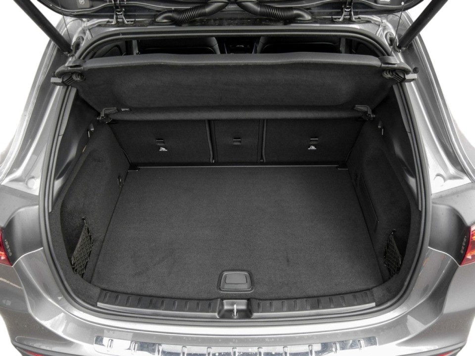 Mercedes-Benz GLA 200 AMG Line - foto 11