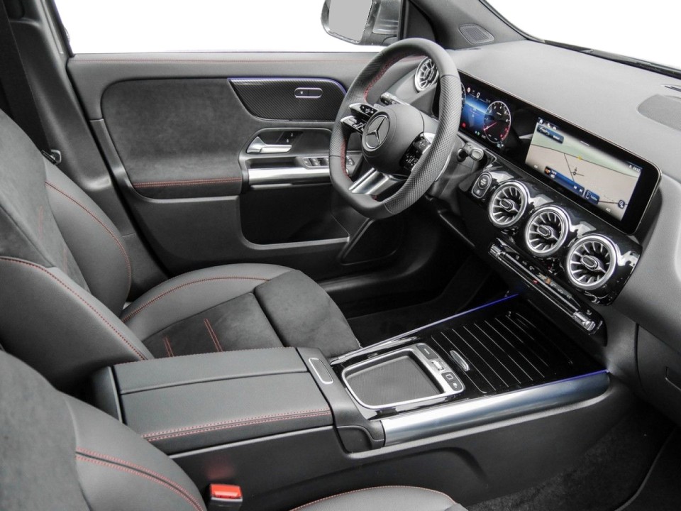 Mercedes-Benz GLA 200 AMG Line (3)