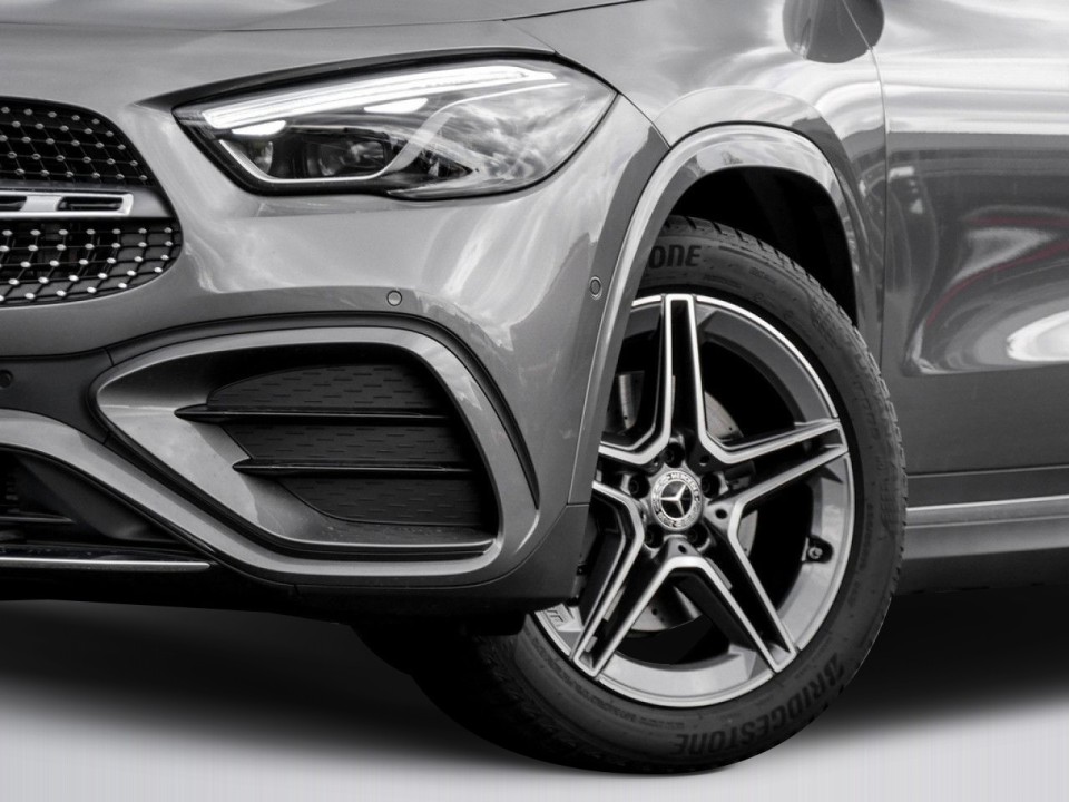 Mercedes-Benz GLA 200 AMG Line - foto 12