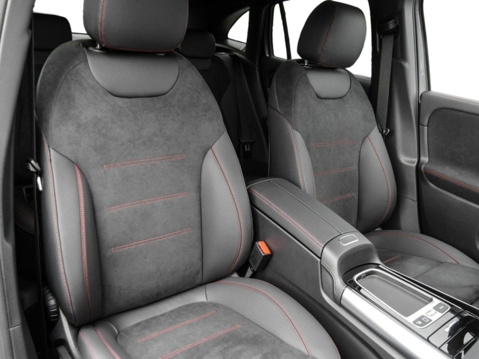 Mercedes-Benz GLA 200 AMG Line (4)