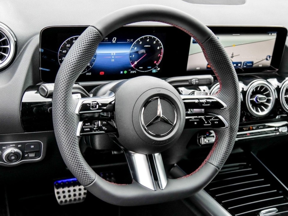 Mercedes-Benz GLA 200 AMG Line - foto 6