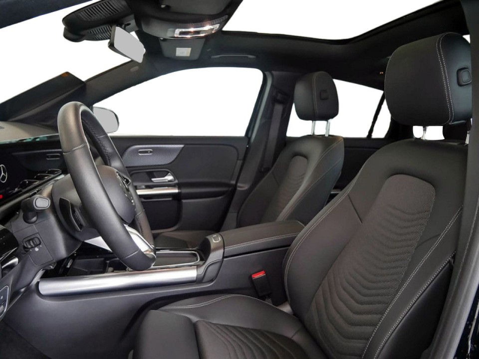 Mercedes-Benz GLA 200 (3)