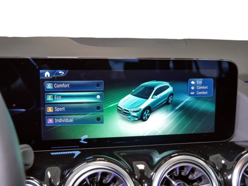 Mercedes-Benz GLA 200 - foto 10