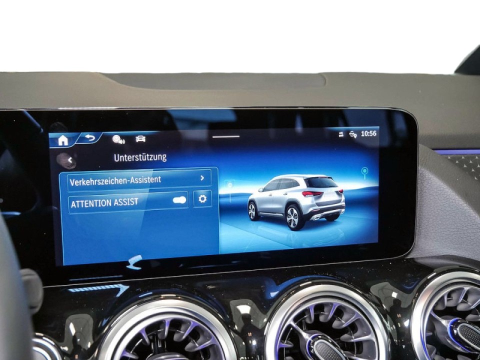 Mercedes-Benz GLA 200 - foto 12