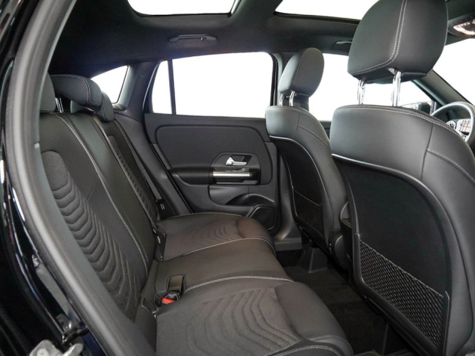 Mercedes-Benz GLA 200 (4)