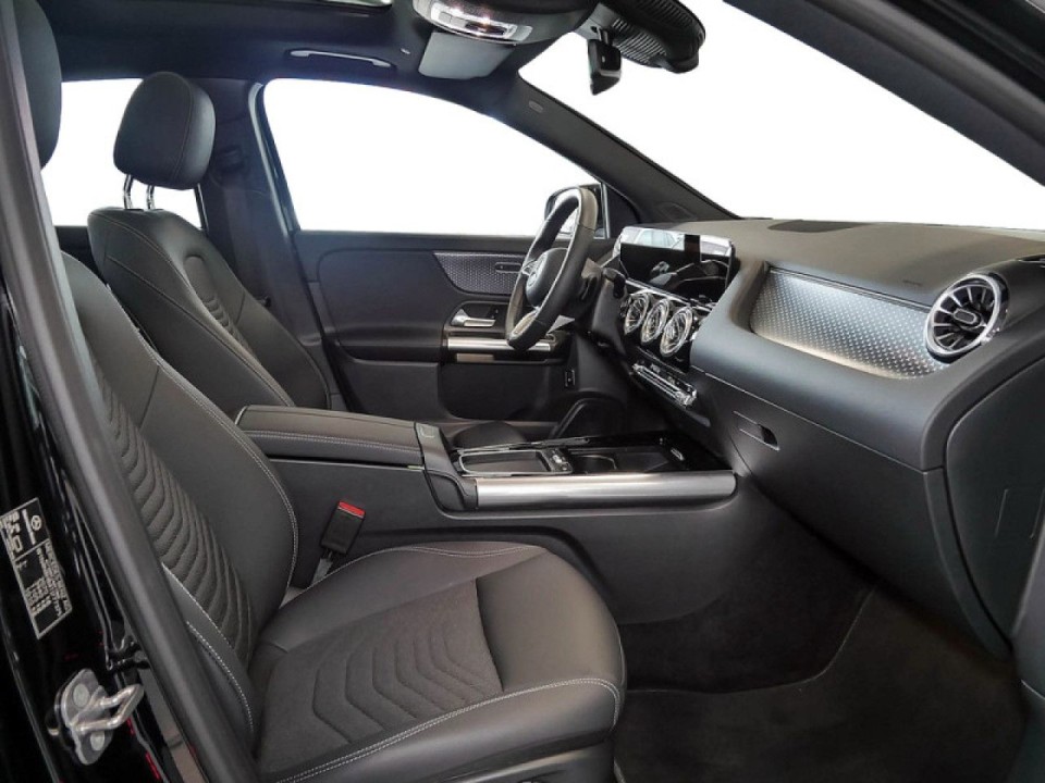 Mercedes-Benz GLA 200 (5)