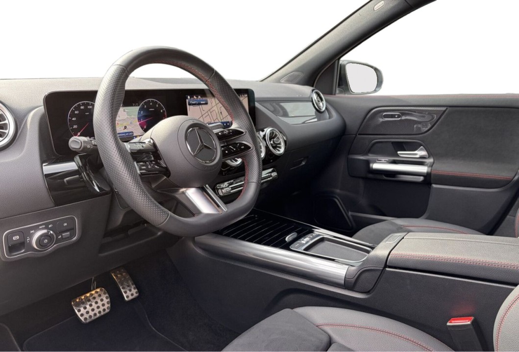 Mercedes-Benz GLA 200 AMG Line - foto 8