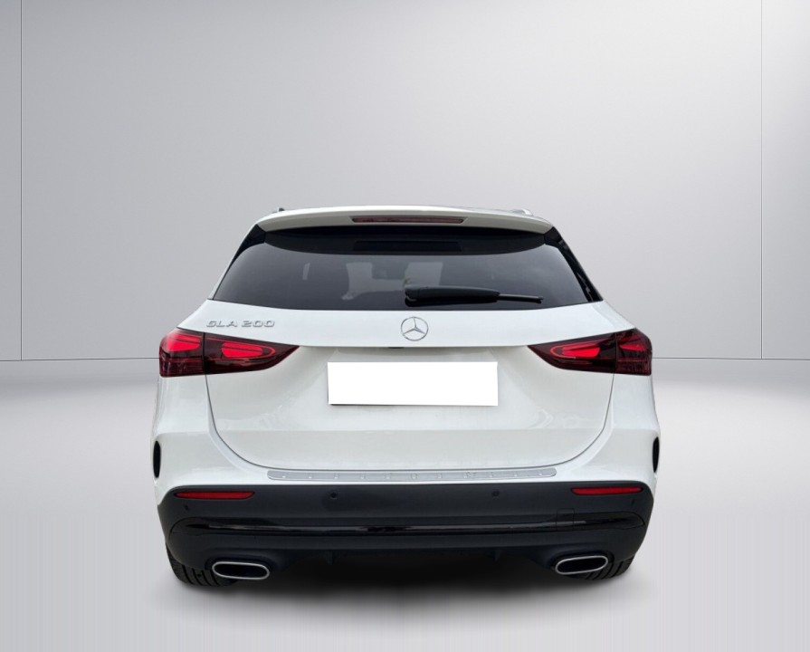 Mercedes-Benz GLA 200 AMG Line (3)
