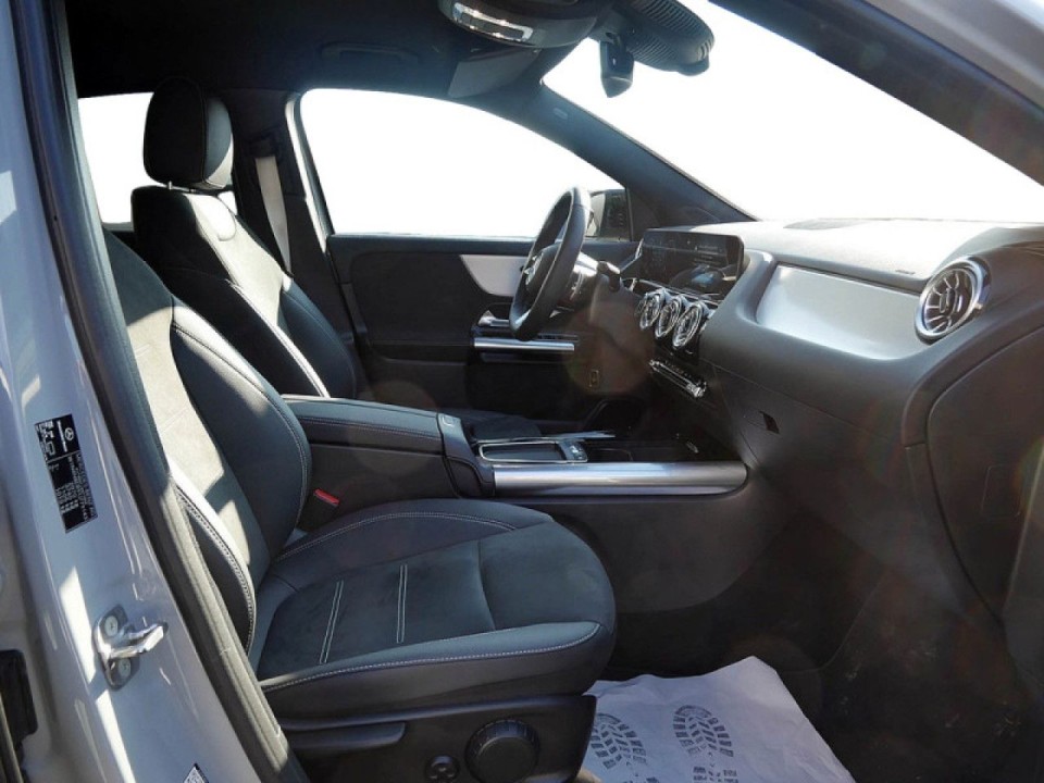 Mercedes-Benz GLA 180 - foto 7
