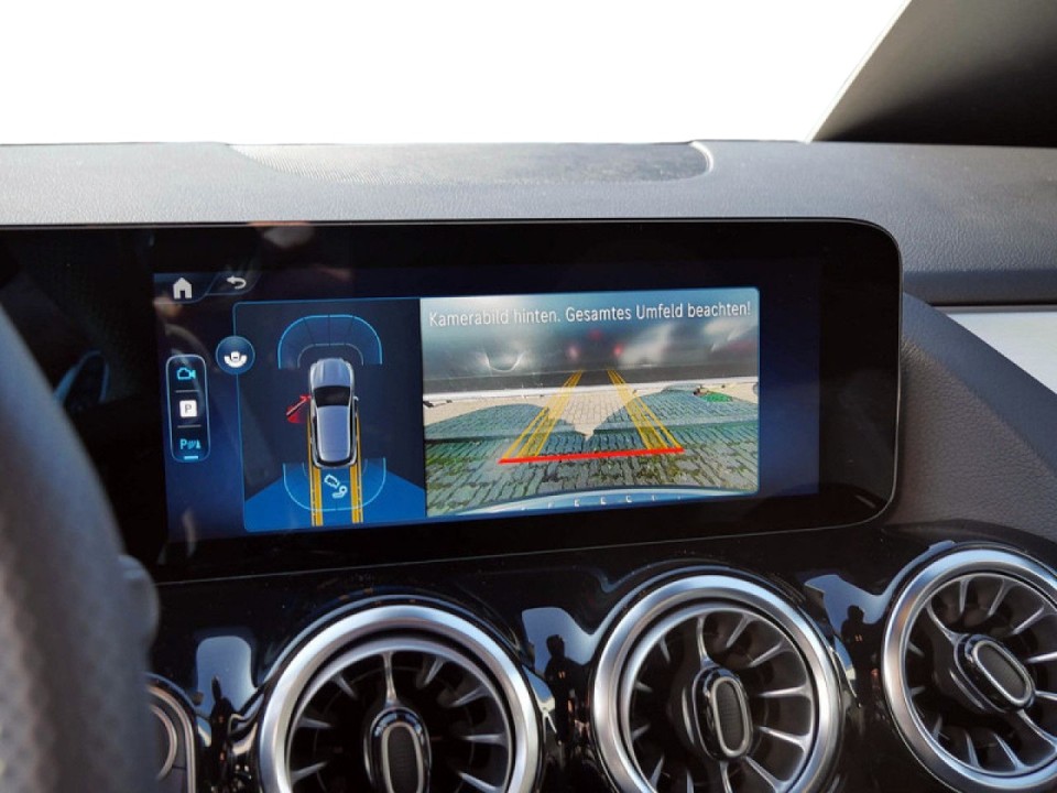 Mercedes-Benz GLA 180 - foto 9