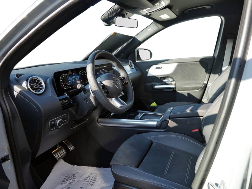 Mercedes-Benz GLA 180 (5)
