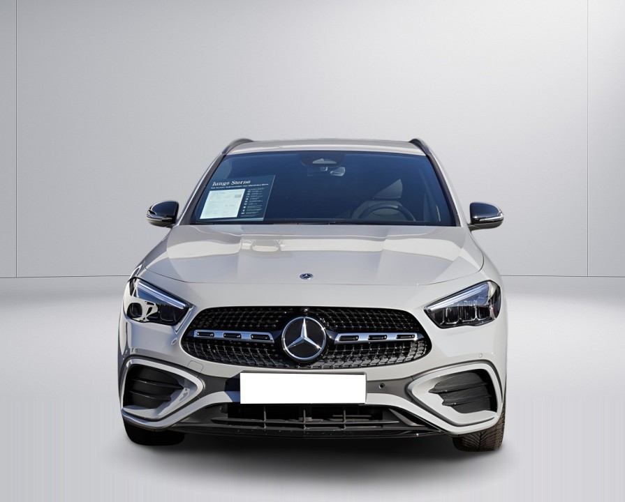 Mercedes-Benz GLA 180 (2)