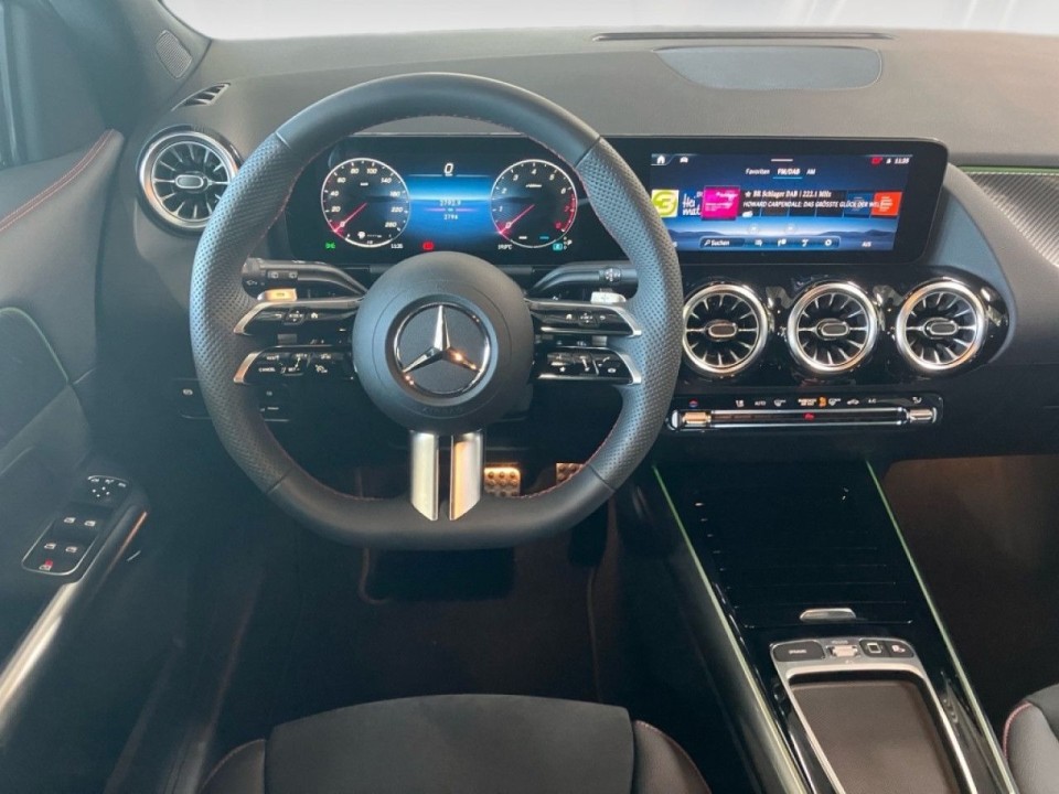 Mercedes-Benz GLA 200 AMG Line - foto 10