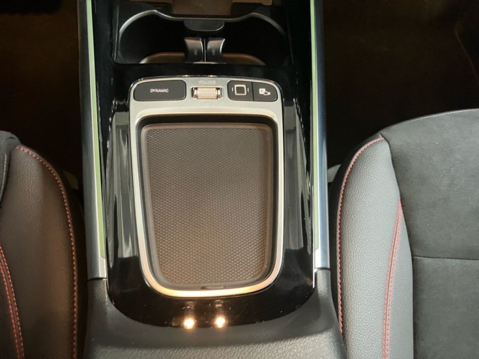 Mercedes-Benz GLA 200 AMG Line - foto 16