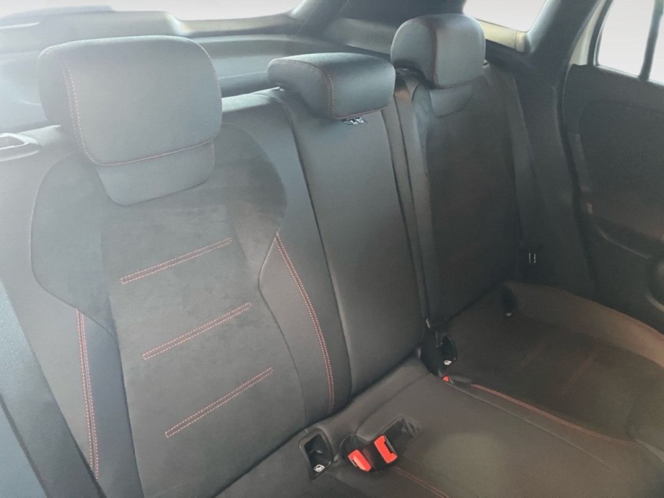 Mercedes-Benz GLA 200 AMG Line - foto 20