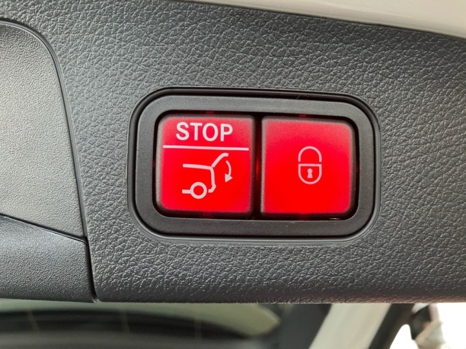 Mercedes-Benz GLA 200 AMG Line - foto 24