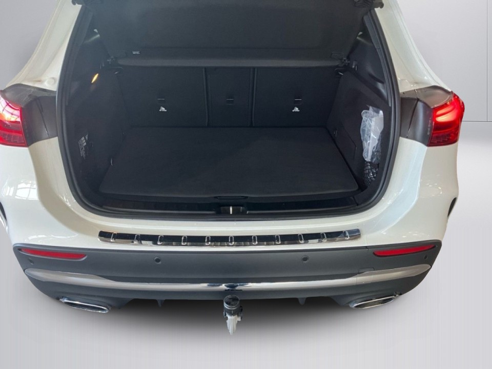 Mercedes-Benz GLA 200 AMG Line - foto 25