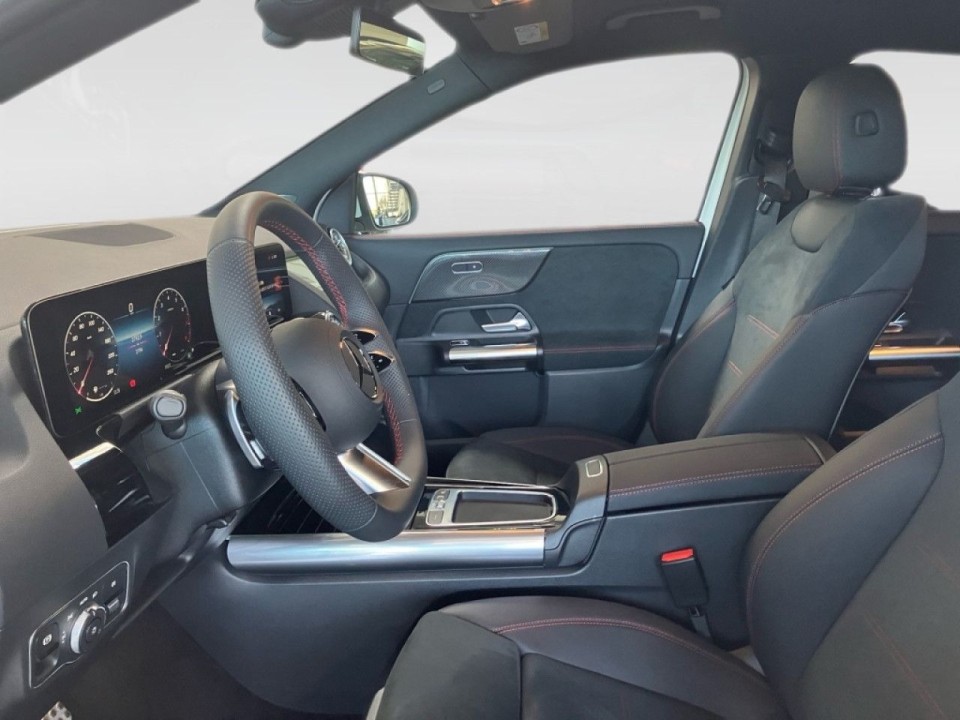 Mercedes-Benz GLA 200 AMG Line - foto 12