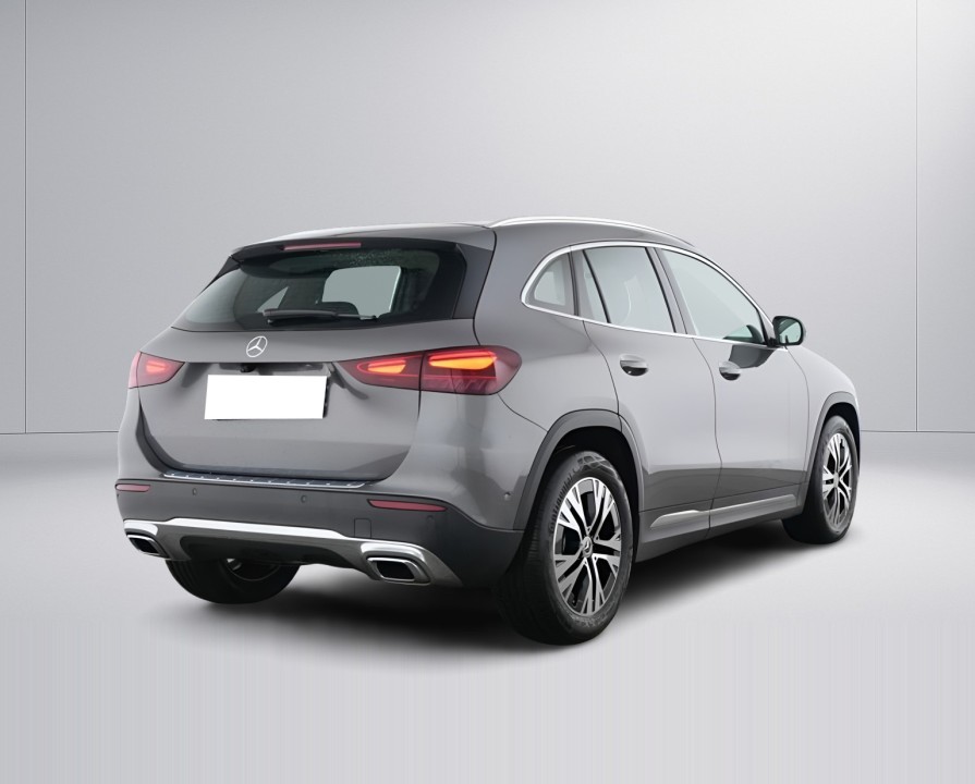 Mercedes-Benz GLA 200d 4MATIC (2)