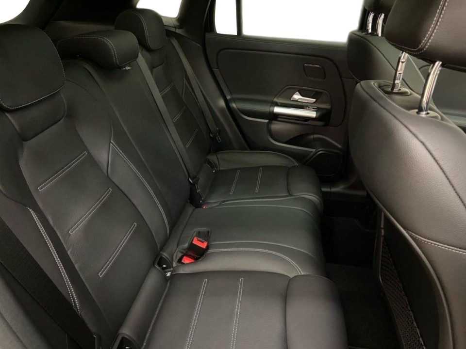 Mercedes-Benz GLA 200d 4MATIC AMG Line - foto 16