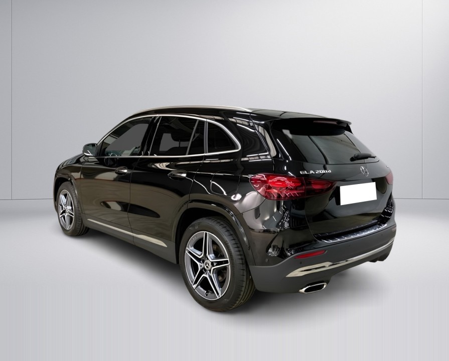 Mercedes-Benz GLA 200d 4MATIC AMG Line (5)