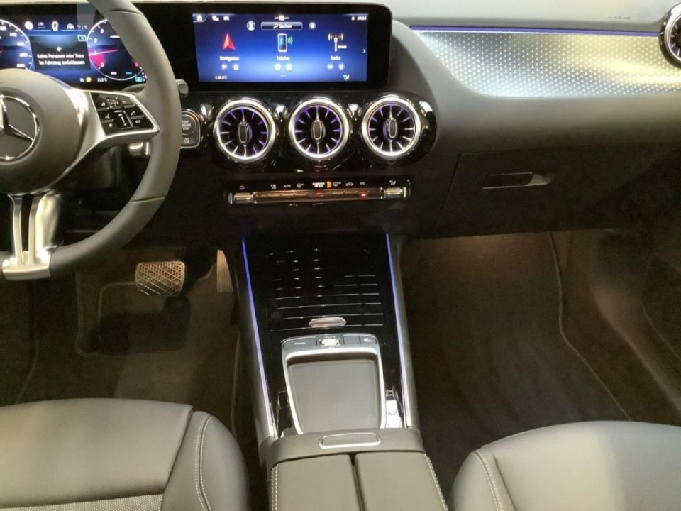 Mercedes-Benz GLA 200 - foto 13