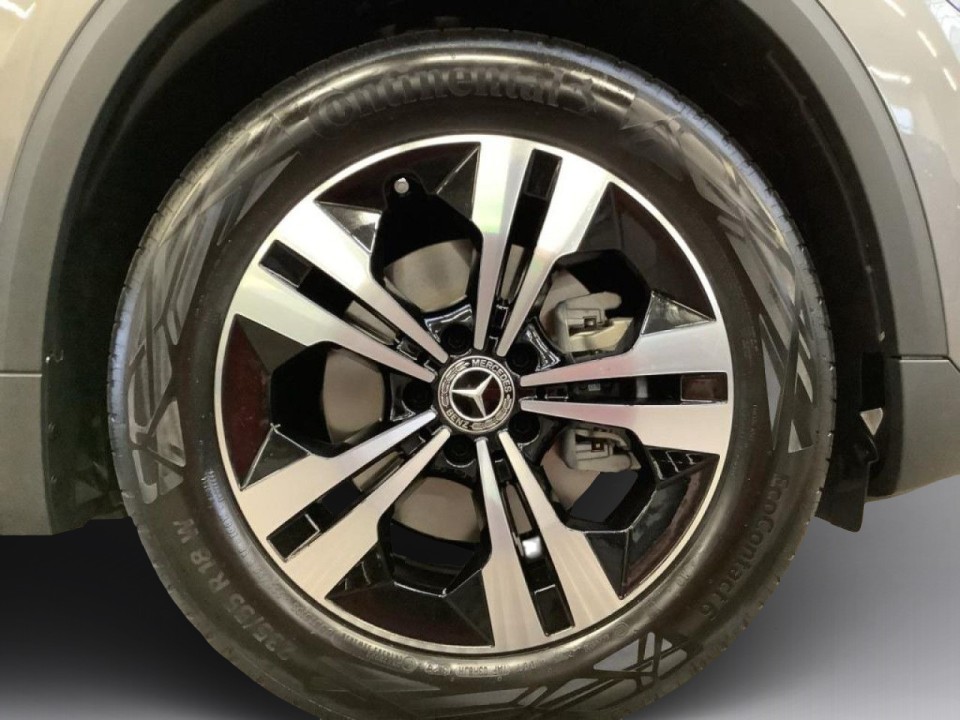 Mercedes-Benz GLA 200 - foto 26