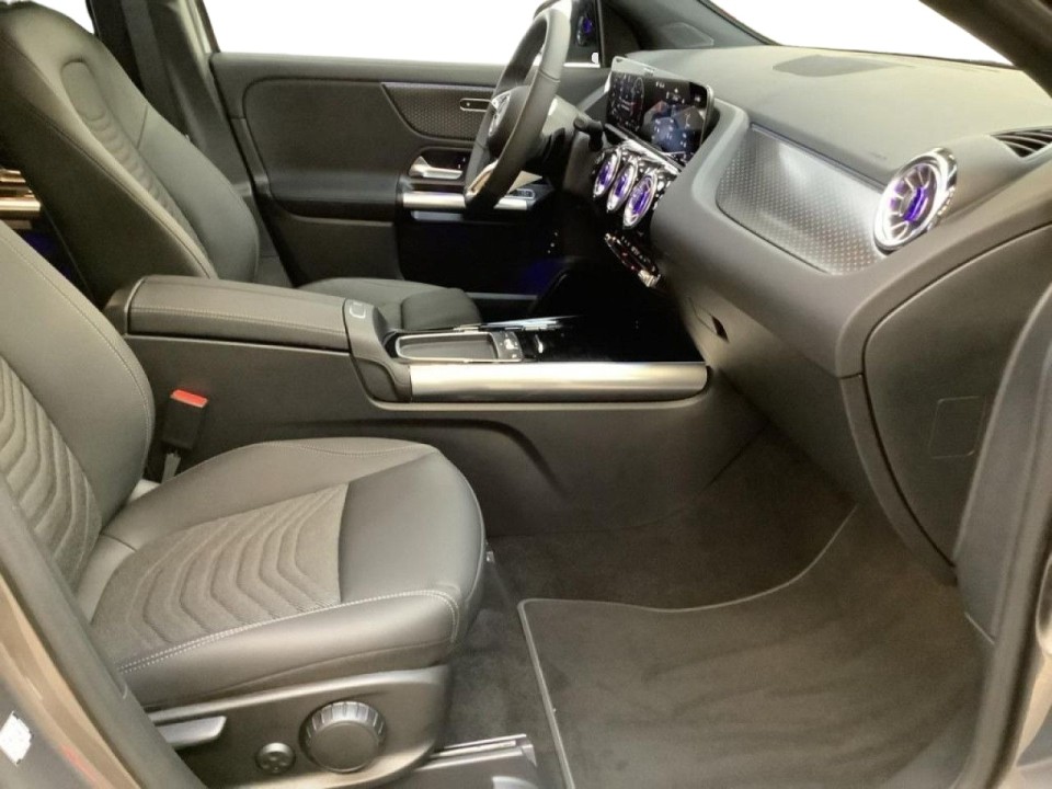 Mercedes-Benz GLA 200 - foto 12