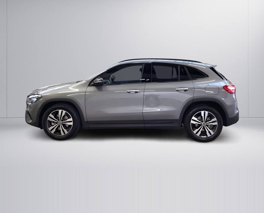 Mercedes-Benz GLA 200 (4)