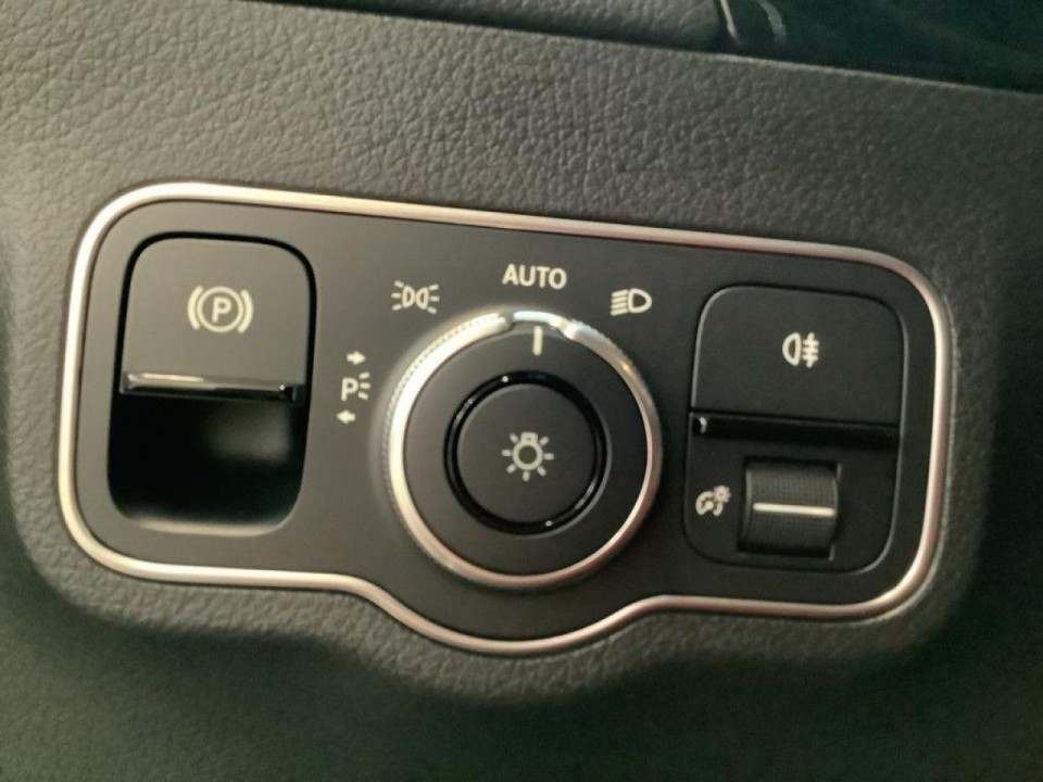 Mercedes-Benz GLA 200 - foto 18