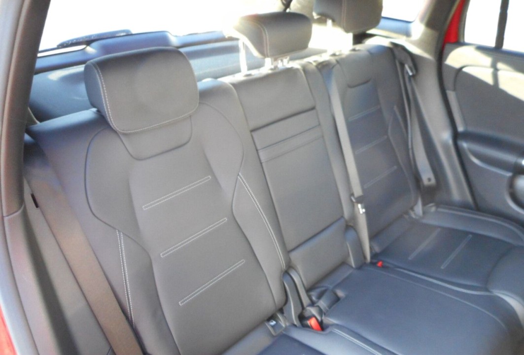 Mercedes-Benz GLA 35 4MATIC AMG - foto 14
